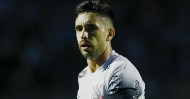 Coronado Ganha Espaço no Corinthians com Dorival Júnior: O Meio-campo da Vez