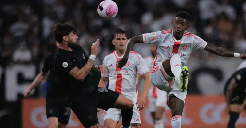 VAR Corinthians x Internacional: Áudios CBF Revelam Lances Polêmicos e Arbitragem