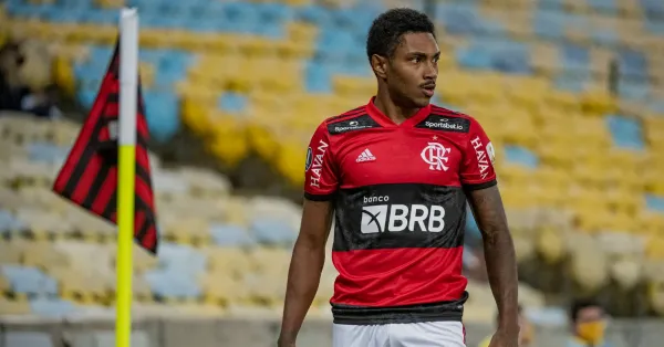 Vitinho no Corinthians? Análise da Carreira do Atacante Livre no Mercado