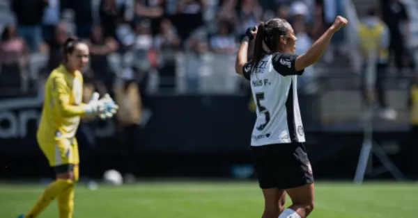 Thaís Ferreira, Destaque na Final do Brasileirão Feminino, Eleita Estrela Cartola Petrobras