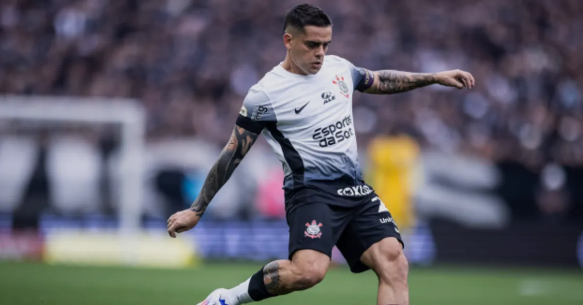 Fagner no Limbo: O Impacto da Indefinição para o Corinthians e Cruzeiro