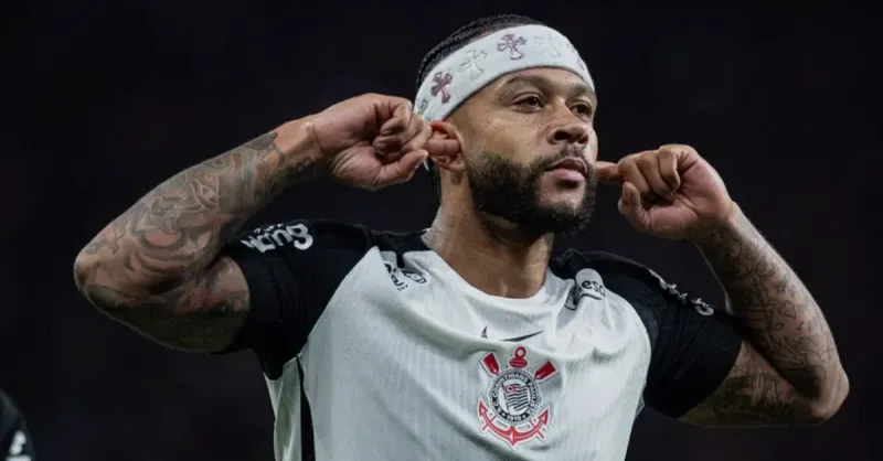 Michel Bastos: Memphis Depay Longe de Ser um dos 10 Melhores do Brasil