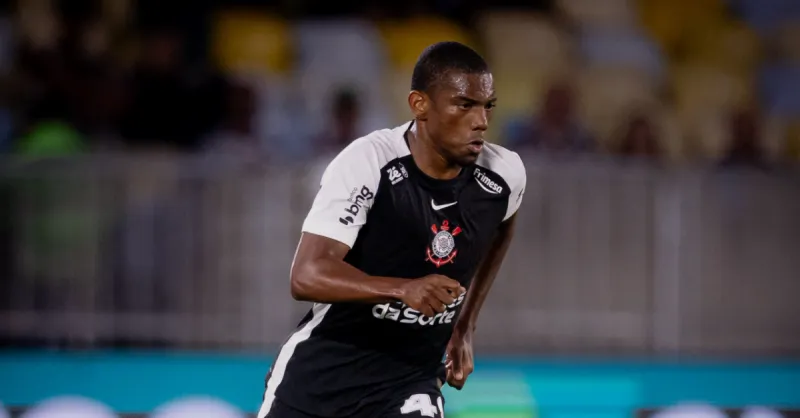 André Brilha no Timão: O Novo Volante Inspirado em Ídolos que Conquista Dorival